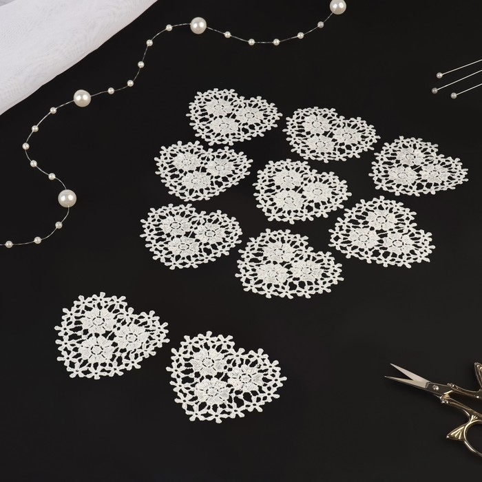 Вязаные элементы &laquo;Сердце из цветов&raquo;, 8 &times; 8,5 см, 10 шт, цвет белый