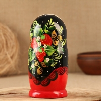 Матрёшка &laquo;Земляничка&raquo;, чёрный платок, 5 кукольная, 18 см