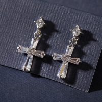 Серьги со стразами &laquo;Крестики искры&raquo; с пусетом, цвет белый в серебре