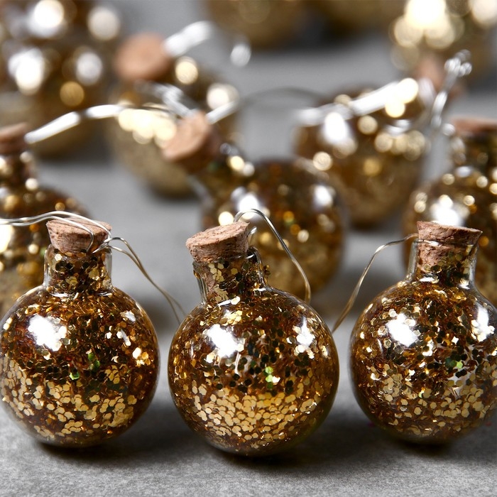 Гирлянда &laquo;Нить&raquo; 1.6 м с насадками &laquo;Шарики с золотистым конфетти&raquo;, IP20, серебристая нить, 15 LED, батарейки ААх2 (нет в комплекте), свечение тёплое белое