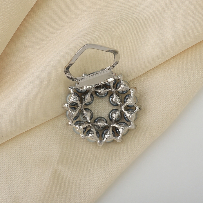 Зажим для платка &laquo;Жемчужинка&raquo;, цвет серый в серебре