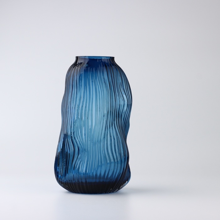 Ваза для цветов &laquo;Аква&raquo; из синего стекла 23,5&times;13,5&times;13,5 см