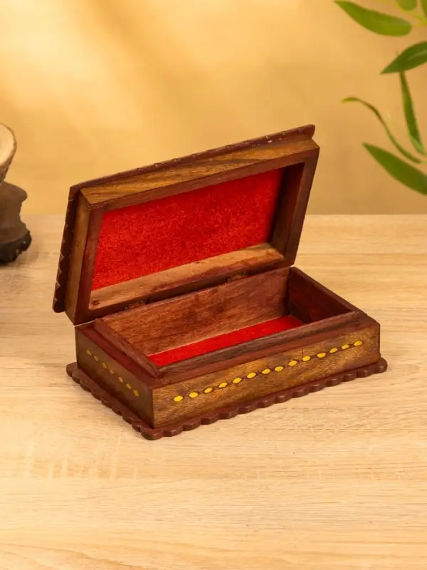 Шкатулка резная "Флористика" 20х12,5х6,5 см, дерево шишам