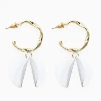 Серьги "Лепесточки на кольце", цвет белый в золоте