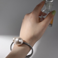 Браслет металл &laquo;Жемчужный&raquo; две бусины, цвет серебро