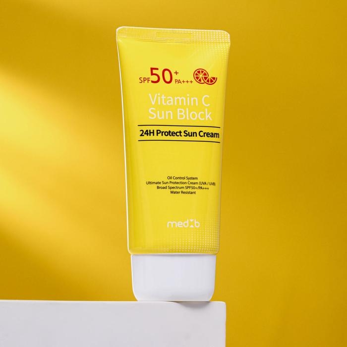 Солнцезащитный крем "Med B", с витамином С, SPF 50