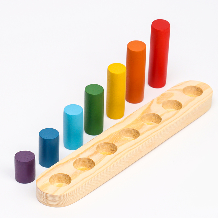 Пирамида &laquo;Радуга из цилиндров&raquo;