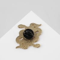 Новый год! Символ года 2025! Значок &laquo;Змеи&raquo; инь-ян, цвет чёрно-белый в золоте