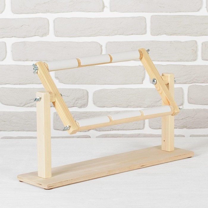 Пяльцы-рамка для вышивания, 20 &times; 30 см, с подставкой, цвет светлое дерево