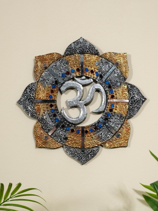 Панно резное МДФ Панно резное МДФ "ОМ", 30х30х0,6 см, серебрянное основание