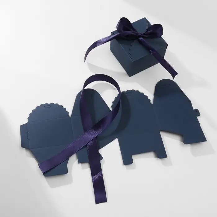 Коробочка подарочная складная &laquo;Сюрприз&raquo; 6&times;6&times;4.5, синий