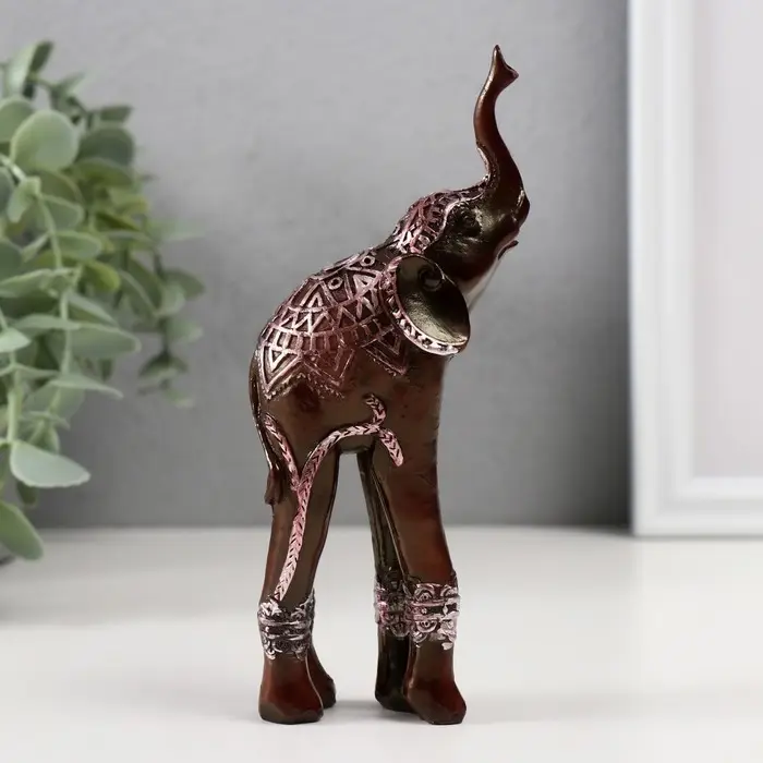 Сувенир полистоун "Слон на длинных ногах, попона с серебристыми узорами" 15х6,5х4 см