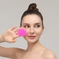 Щётка для умывания &laquo;Овал&raquo; на присоске, 6.3&times;5 см, МИКС