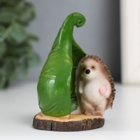 Сувенир полистоун "Ёжик с леденцом у листика" 7х5,7х4,5 см