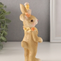 Сувенир полистоун "Зайчик в цветочном венке и цыплёнком в скорлупе" 9х5,5х15 см Сувенир полистоун "Зайчик в цветочном венке и цыплёнком в скорлупе" 9х5,5х15 см