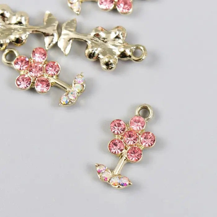 Декор для творчества металл, стразы "Цветочек розовый с листиками" золото 1,1х2 см