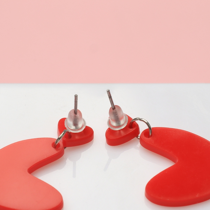 Серьги акрил &laquo;Сердце к сердцу&raquo;, цвет красный в серебре