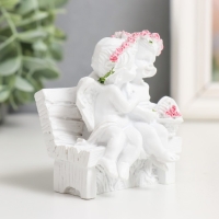 Сувенир "2 ангелочка в розовом веночке на скамейке" МИКС 8х7х5 см