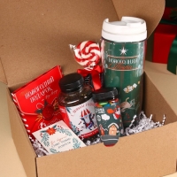 Гифтбокс «Новогодний подарок», чай, драже, шоколад, термостакан, леденец Гифтбокс «Новогодний подарок», чай, драже, шоколад, термостакан, леденец