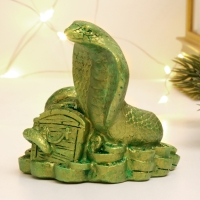 Новый год. Символ 2025. Фигура "Змея с сундуком" зеленый с золотым, 6х6х5см