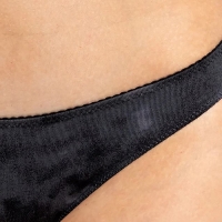 Трусы женские слипы, цвет черный, размер 48 (L) Трусы женские слипы, цвет черный, размер 48 (L)