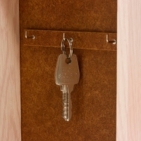 Ключница "Колибри" молочный дуб 15х21 см Ключница "Колибри" молочный дуб 15х21 см