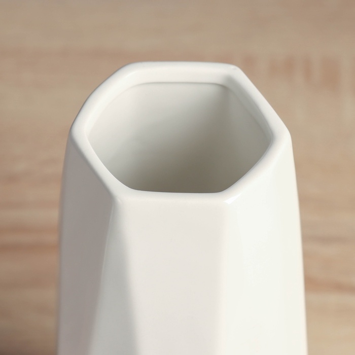 Керамическая ваза декоративная настольная &laquo;Герберт&raquo;, для цветов, сухоцветов, d-7 см, 24&times;10 см, белый