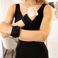 Утяжелители на запястье ONLYTOP, 2 шт. х 100 г, цвет чёрный Утяжелители на запястье ONLYTOP, 2 шт. х 100 г, цвет чёрный