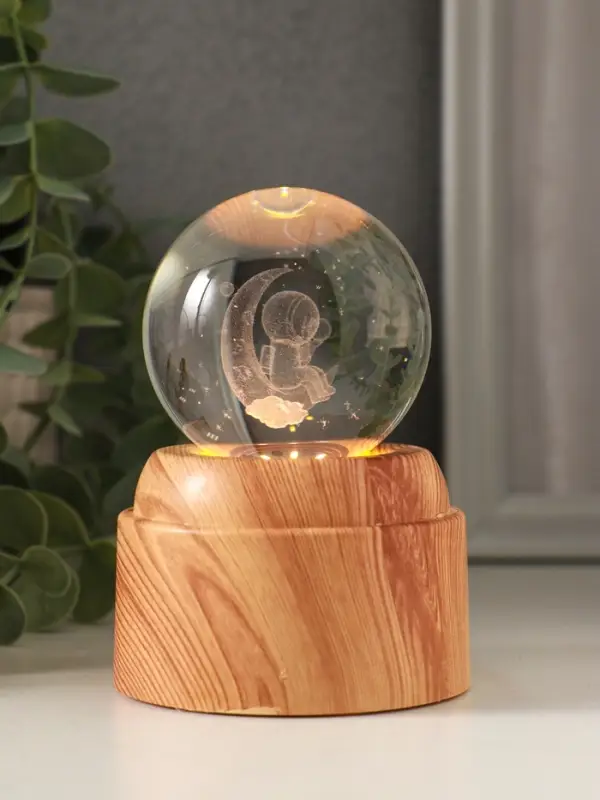 Сувенир стекло свет "Шар. Космонавт на месяце" 6хLED шар d=6 см, крутится, USB 7х7х10 см