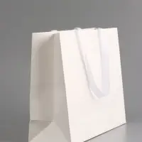 Пакет подарочный "Белый", 32 х 25 х 11 см