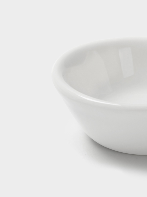 Соусник с ручкой 8,9 см