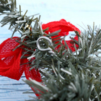 Ёлка декор настенная "С сединой, пуансетия" 50 см Ёлка декор настенная "С сединой, пуансетия" 50 см