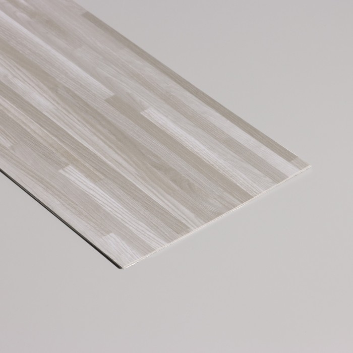 Плитка виниловая самоклеящаяся 91*15см серый ламинат