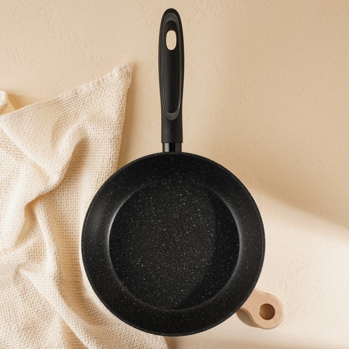 Сковорода алюминиевая с высоким бортом SL Home, d=24 см, h=6,3 см, антипригарное покрытие, индукция, цвет чёрный Сковорода алюминиевая с высоким бортом SL Home, d=24 см, h=6,3 см, антипригарное покрытие, индукция, цвет чёрный