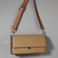 Ручка для сумки из натуральной кожи, регулируемая, с карабинами, 60 &plusmn; 2 см &times; 2,5 см, цвет бежевый/серебряный