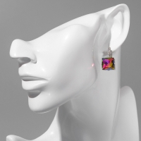 Серьги со стразами "Квадрат" мерцание, цвет бело-бензиновый в серебре Серьги со стразами "Квадрат" мерцание, цвет бело-бензиновый в серебре