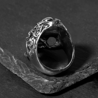 Кольцо &laquo;Перстень&raquo; череп ажурный, цвет красный в чернёном серебре, 21 размер