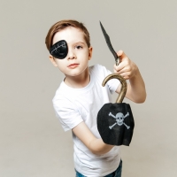 Карнавальный набор "В поисках клада" с игрой бродилкой Карнавальный набор "В поисках клада" с игрой бродилкой