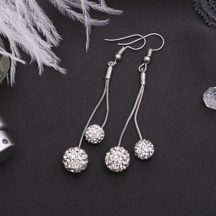 Серьги висячие со стразами &laquo;Шамбала&raquo;, цвет белый в серебре, 6,5см