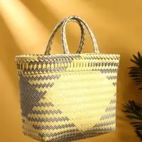 Сумка плетёная пластиковая 30х15х35 см, цв. чёрный, бежевый, белый