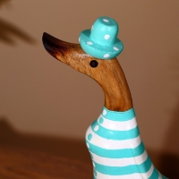 Сувенир "Утка в мятном " дерево 27 см