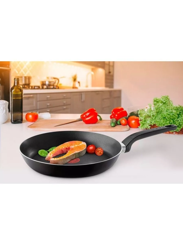 Сковорода Easy Plus 04237126, 26 см с титановым покрытием