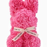 Зайчик из розовых мыльных роз