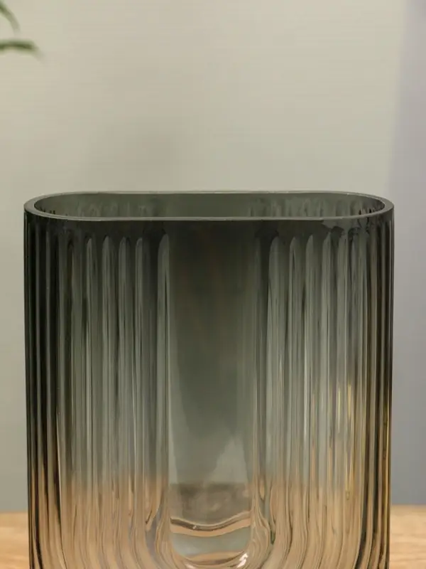 Ваза стекло настольная "Айрис" 23,5х17х7 см, серый