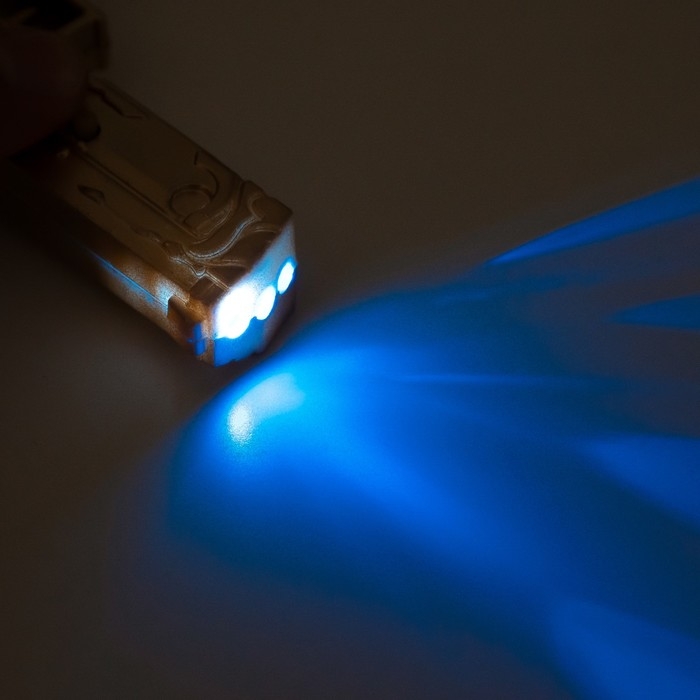 Фонарик - лазер брелок для ключей на кольце &laquo;Пистолет золотой&raquo;, 4 режима мигает, ультрафиолет, LR44&times;3 шт., 5.2&times;9.7&times;1.5 см