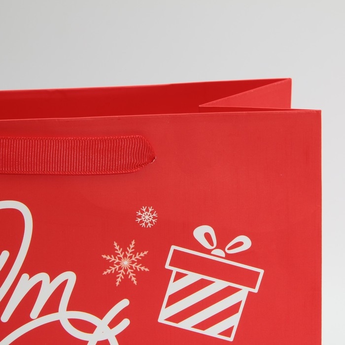 Пакет подарочный новогодний ламинированный &laquo;Новогодний подарочек&raquo;, ML 23 х 27 х 11,5 см, Новый год