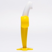 Прорезыватель - массажер для зубов &laquo;Банан&raquo;, силиконовый, на присоске, щеточка, Крошка Я