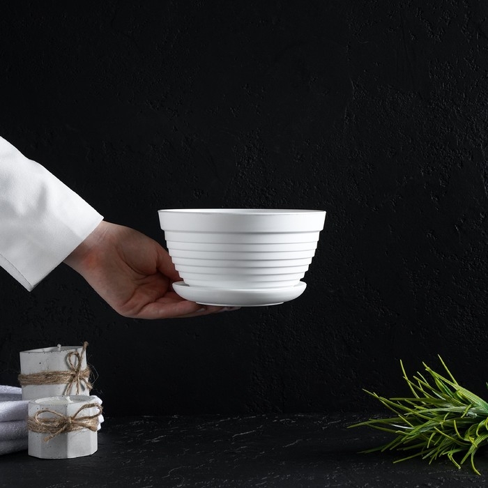 Горшок с подставкой «Алиса», 0,7 л, цвет белый Горшок с подставкой «Алиса», 0,7 л, цвет белый