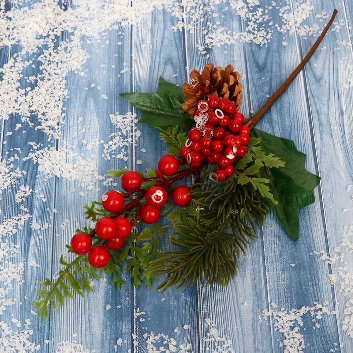 Декор Декор "Зимняя магия" хвоя ягоды шишка, 27 см