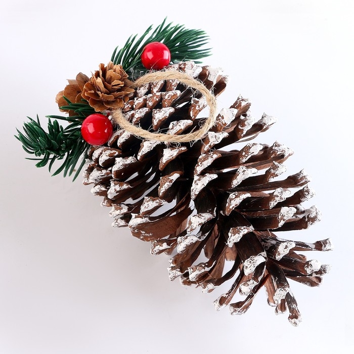 Шишка декоративная &laquo;Новогодниий праздник&raquo; 7 &times; 7 &times; 12 см